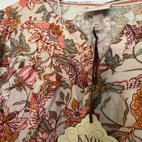 NWT Knox Rose floral top sz XS - Picture 3 of 5